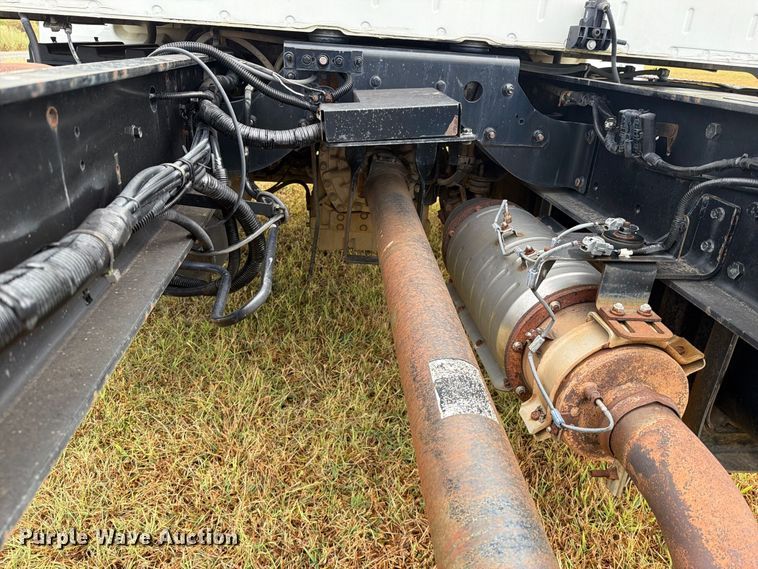 image for item FK5063 2008 Hino 338 truck cab and chassis