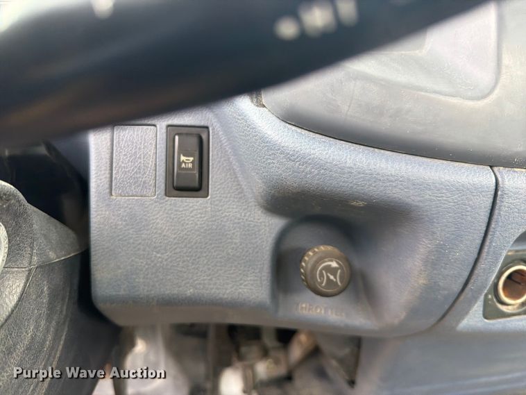 image for item FK5063 2008 Hino 338 truck cab and chassis