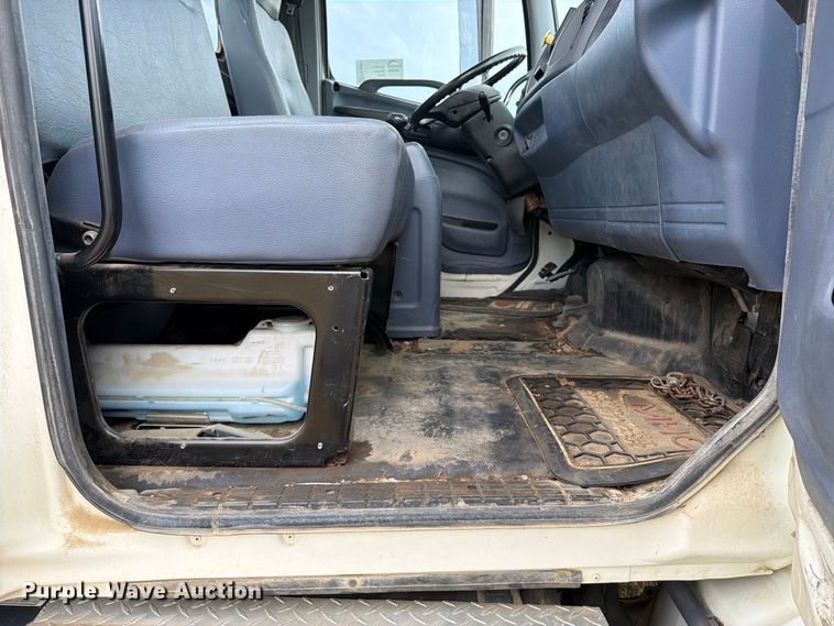 image for item FK5063 2008 Hino 338 truck cab and chassis