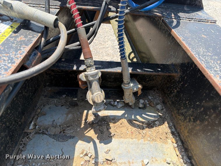 image for item FN2552 1999 Kodiak equipment trailer