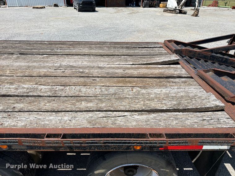 image for item FN2552 1999 Kodiak equipment trailer