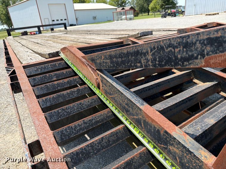 image for item FN2552 1999 Kodiak equipment trailer