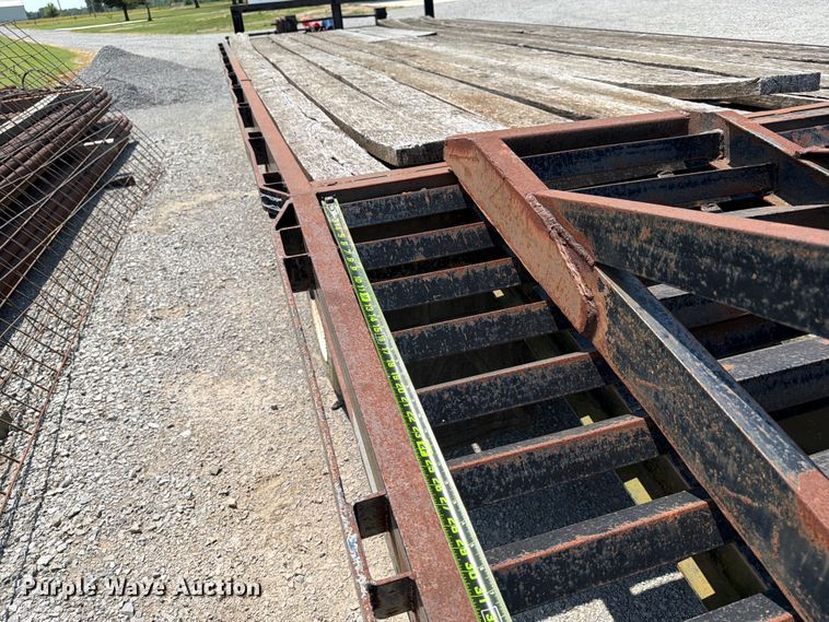image for item FN2552 1999 Kodiak equipment trailer