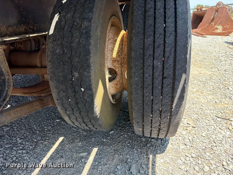 image for item FN2552 1999 Kodiak equipment trailer