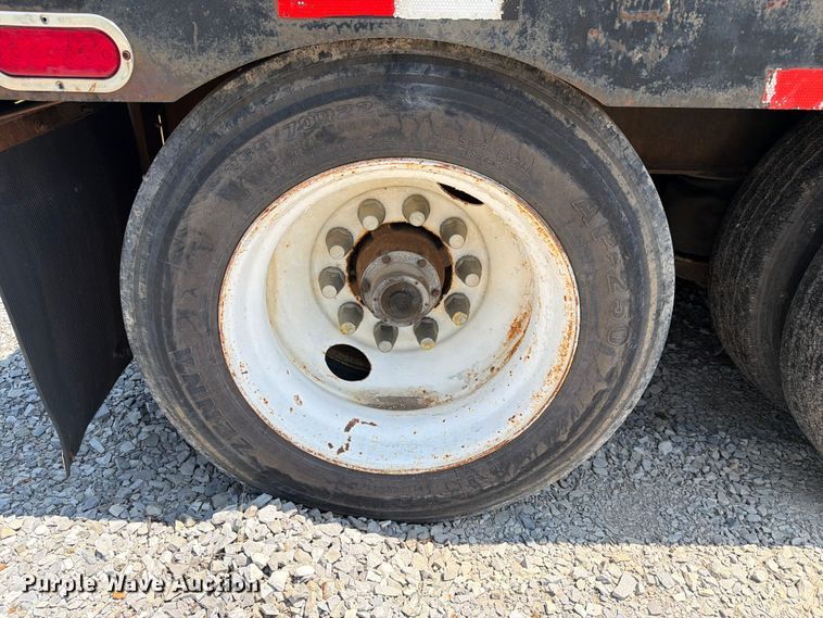 image for item FN2553 1997 Talbert lowboy equipment trailer