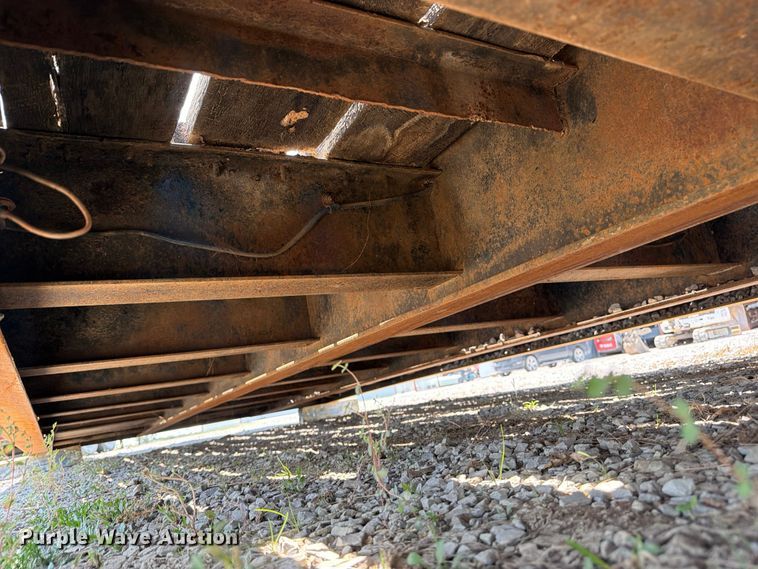 image for item FN2553 1997 Talbert lowboy equipment trailer