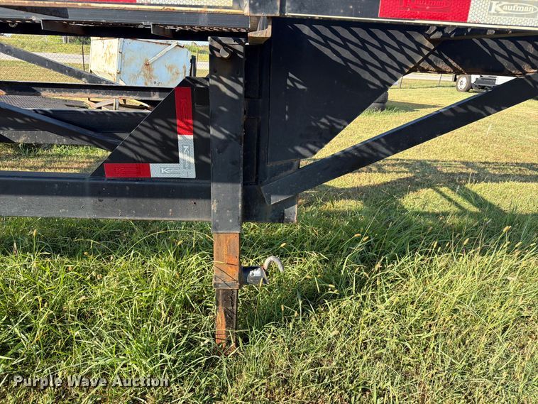 image for item FN2559 2021 Kaufman car carrier