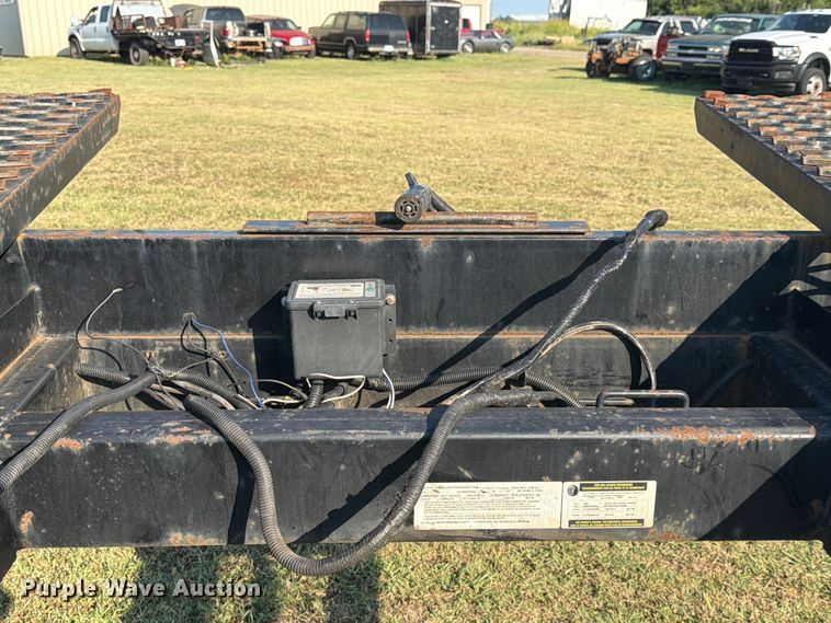 image for item FN2559 2021 Kaufman car carrier