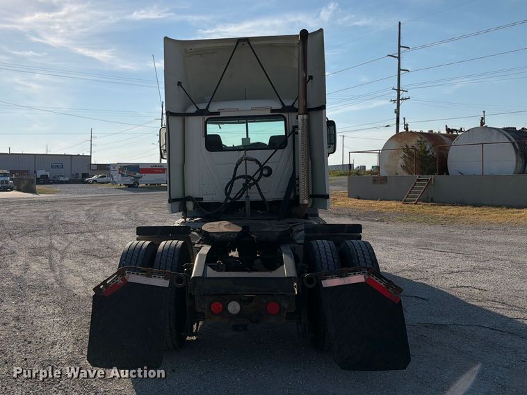 image for item FN2568 2014 Mack CXU612 semi truck