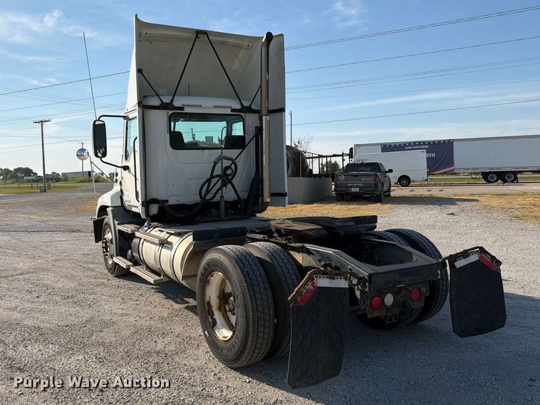 image for item FN2568 2014 Mack CXU612 semi truck