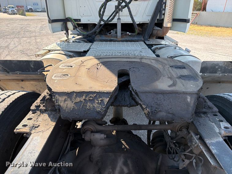 image for item FN2568 2014 Mack CXU612 semi truck