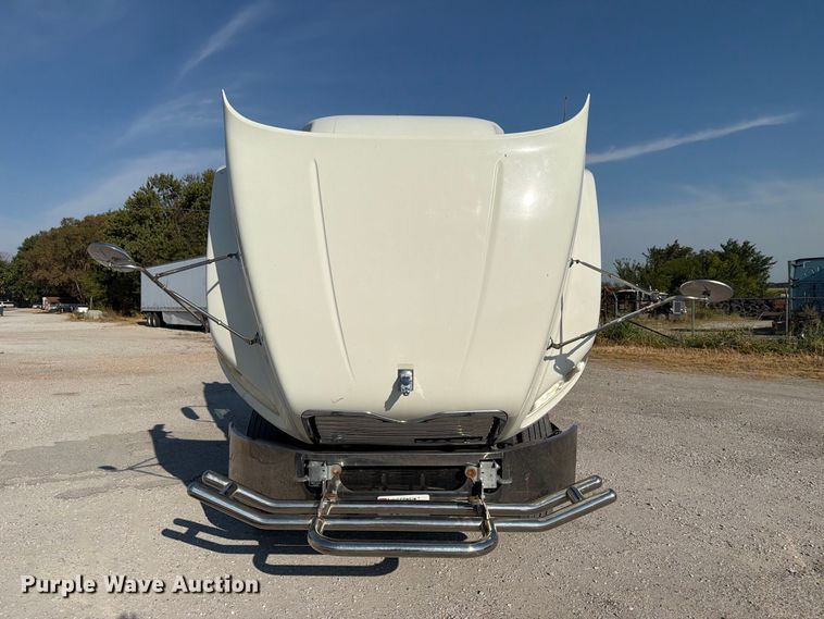 image for item FN2568 2014 Mack CXU612 semi truck