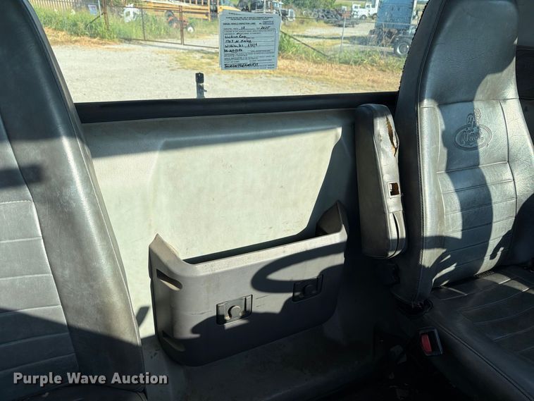 image for item FN2568 2014 Mack CXU612 semi truck