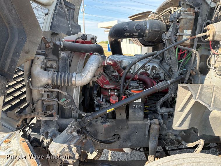 image for item FN2568 2014 Mack CXU612 semi truck