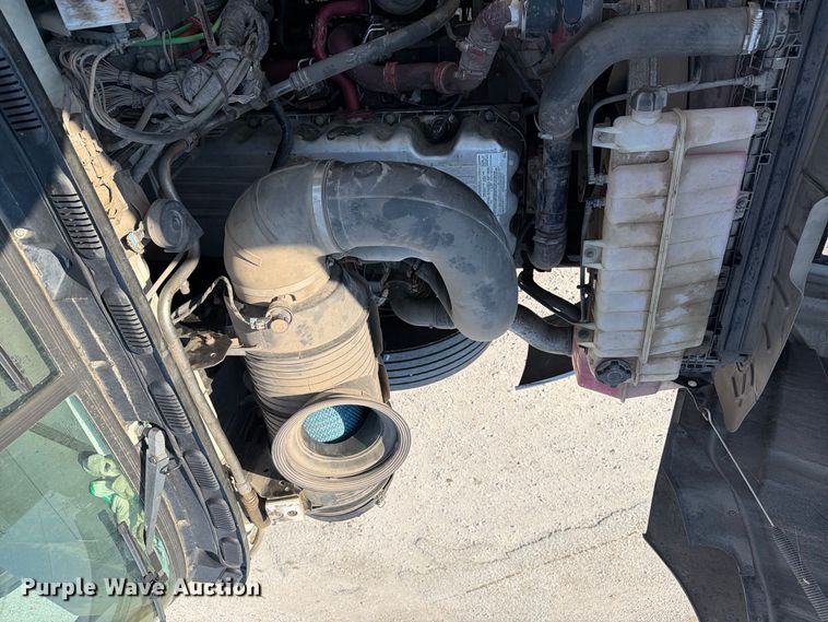 image for item FN2568 2014 Mack CXU612 semi truck
