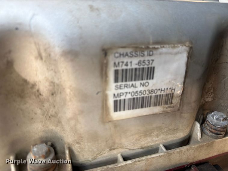 image for item FN2568 2014 Mack CXU612 semi truck