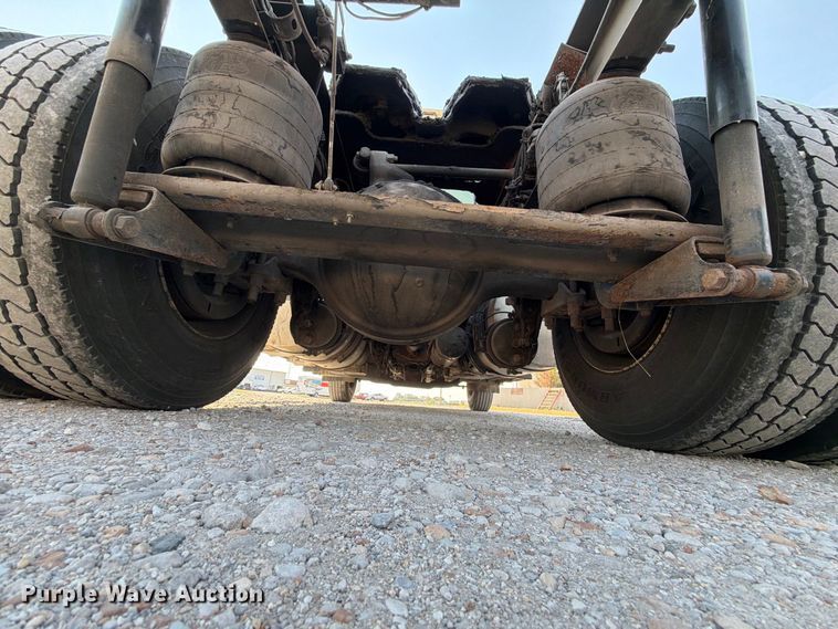 image for item FN2568 2014 Mack CXU612 semi truck