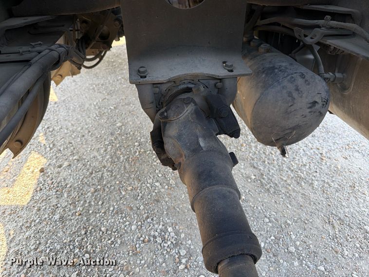 image for item FN2568 2014 Mack CXU612 semi truck