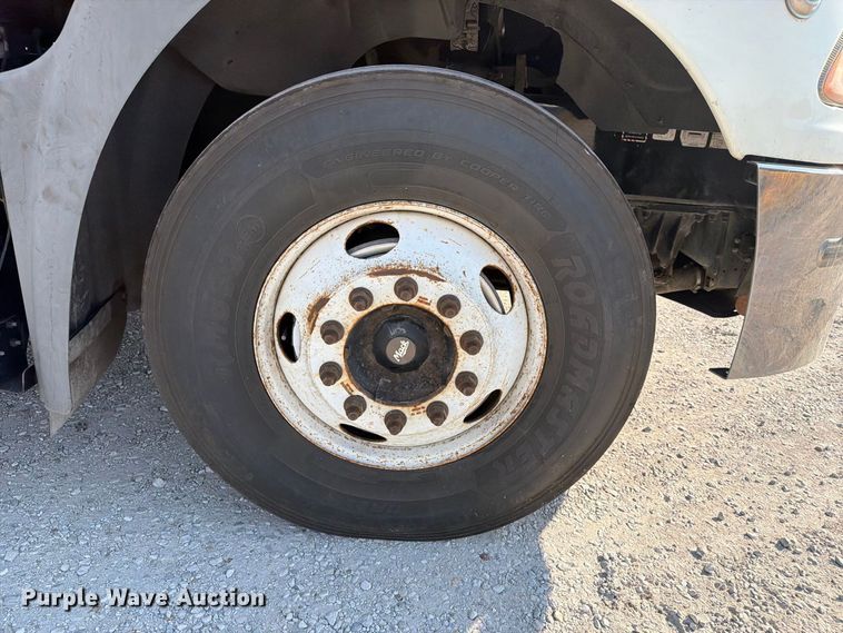 image for item FN2568 2014 Mack CXU612 semi truck