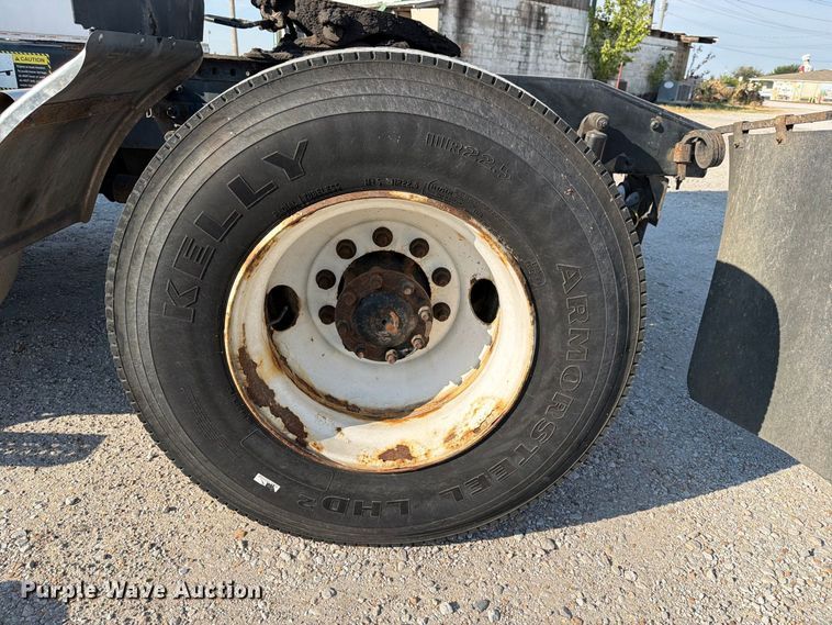 image for item FN2568 2014 Mack CXU612 semi truck