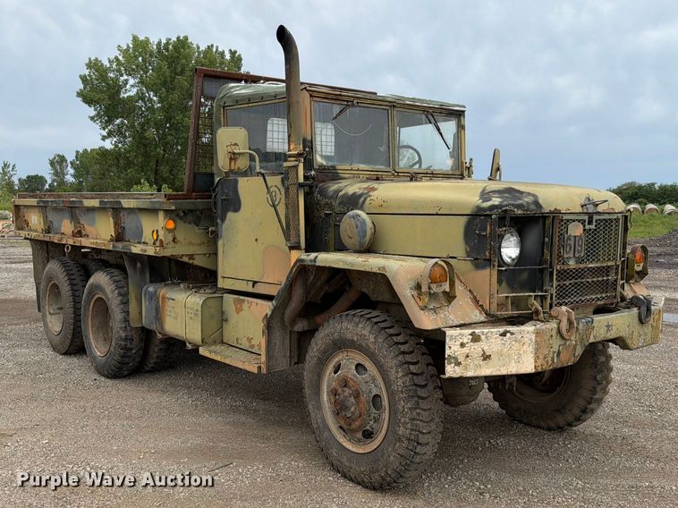 image for item FN5814 1962 Kaiser flatbed truck
