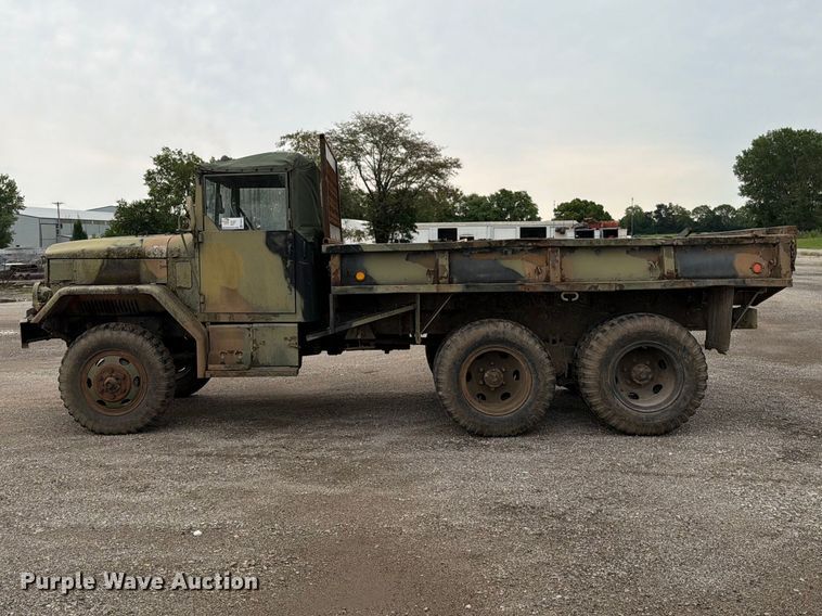 image for item FN5814 1962 Kaiser flatbed truck