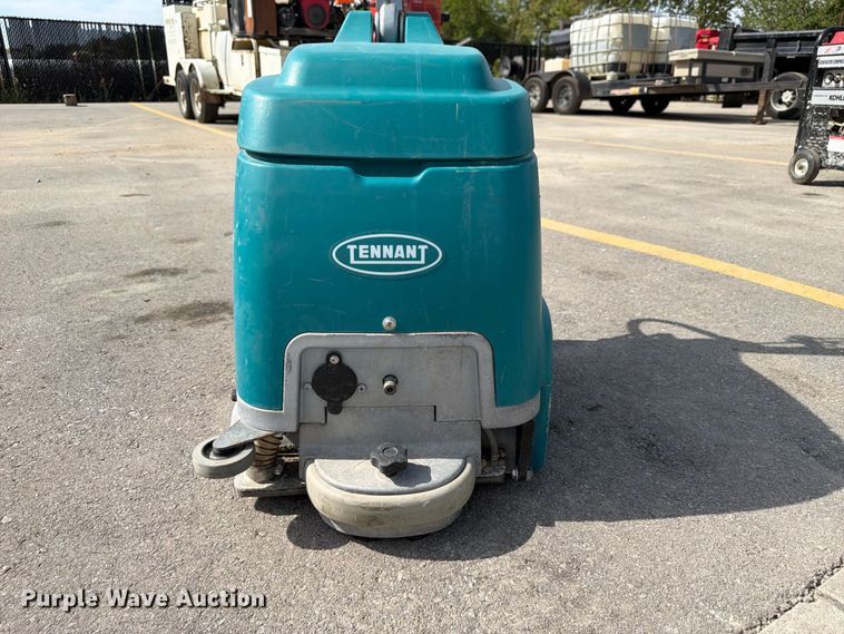 image for item FP3022 Tennant R3 floor scrubber