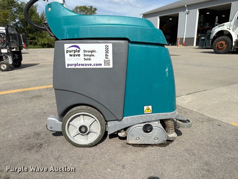 image for item FP3022 Tennant R3 floor scrubber