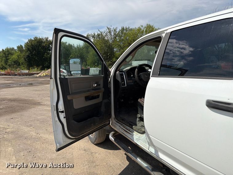 image for item FP3027 2011 Dodge Ram 5500 Crew Cab flatbed truck