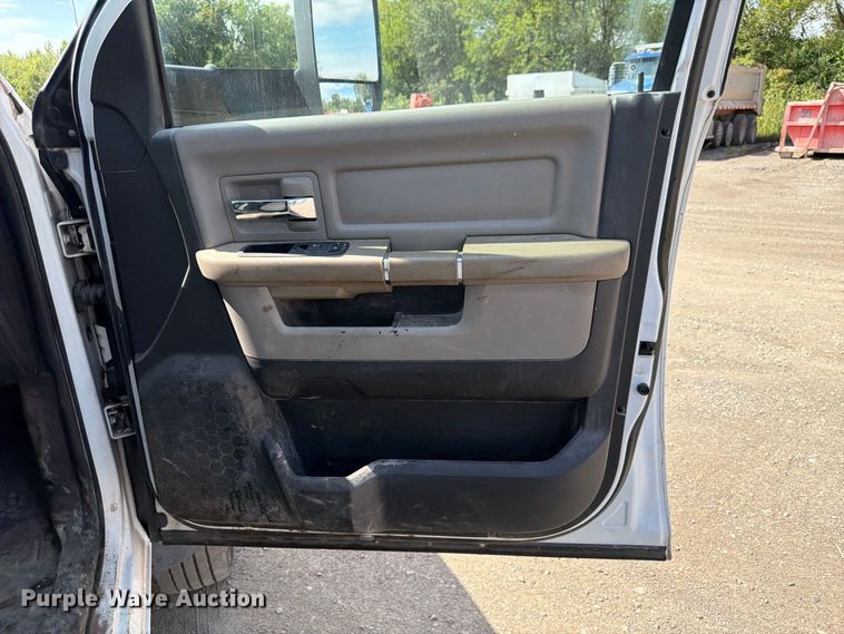 image for item FP3027 2011 Dodge Ram 5500 Crew Cab flatbed truck