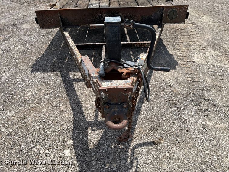 image for item FP3031 2001 Cronkite equipment trailer