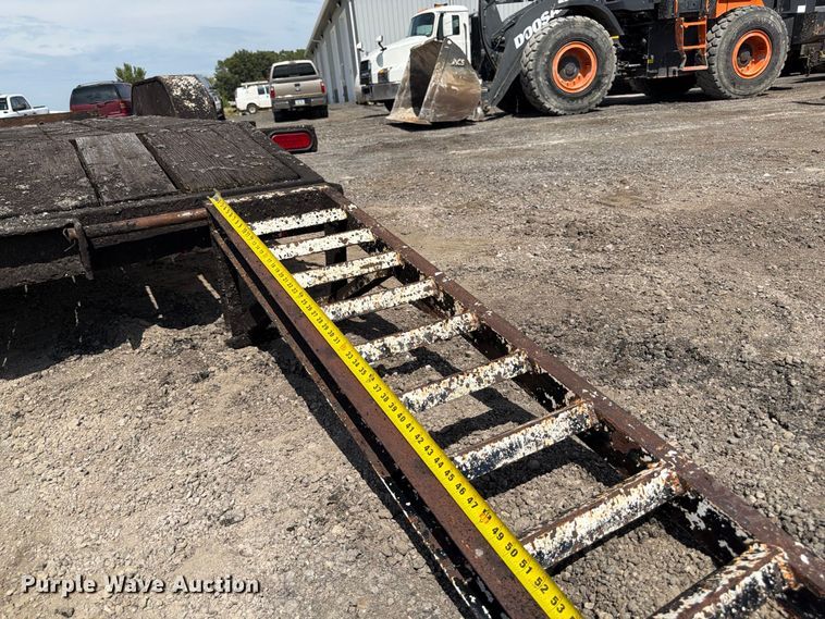 image for item FP3031 2001 Cronkite equipment trailer