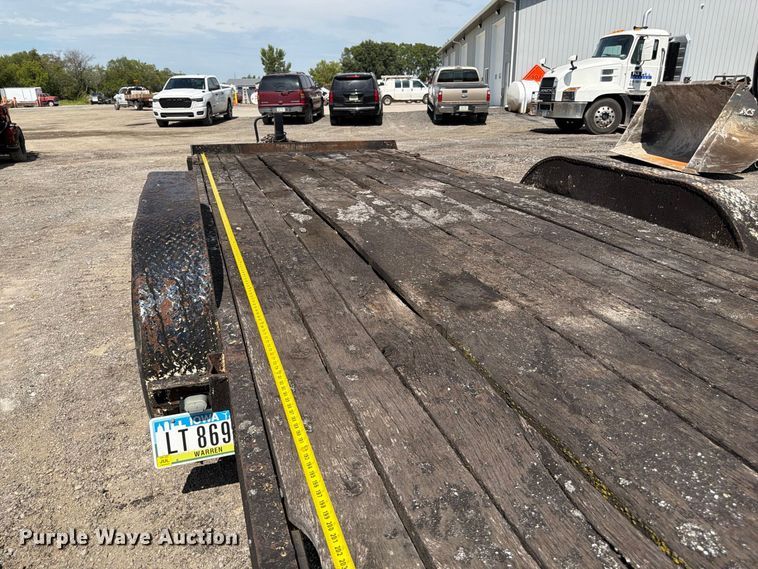 image for item FP3031 2001 Cronkite equipment trailer