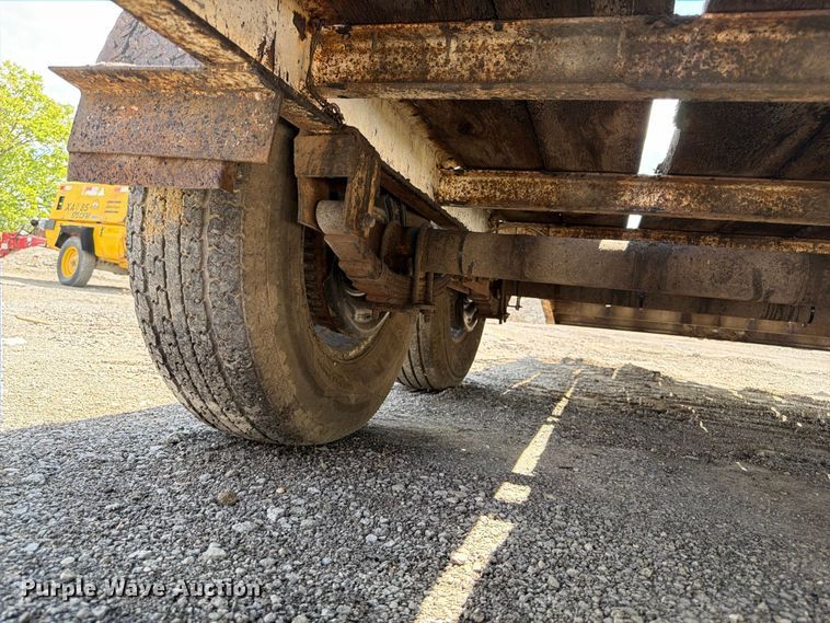 image for item FP3031 2001 Cronkite equipment trailer