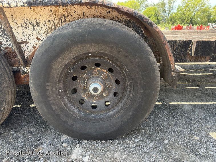 image for item FP3031 2001 Cronkite equipment trailer