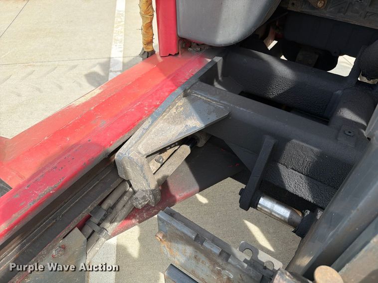 image for item FT3005 2014 Moffett M5501 forklift