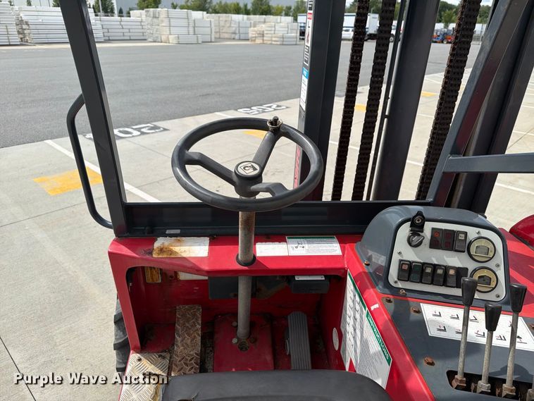 image for item FT3005 2014 Moffett M5501 forklift