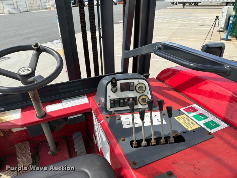image for item FT3005 2014 Moffett M5501 forklift