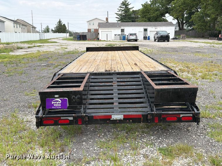 image for item FT6134 2015 Roadclipper Enterprises, Inc Diamond C FMAX210 equipment trailer
