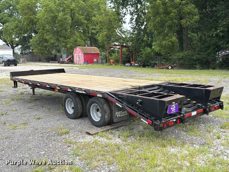 image for item FT6134 2015 Roadclipper Enterprises, Inc Diamond C FMAX210 equipment trailer
