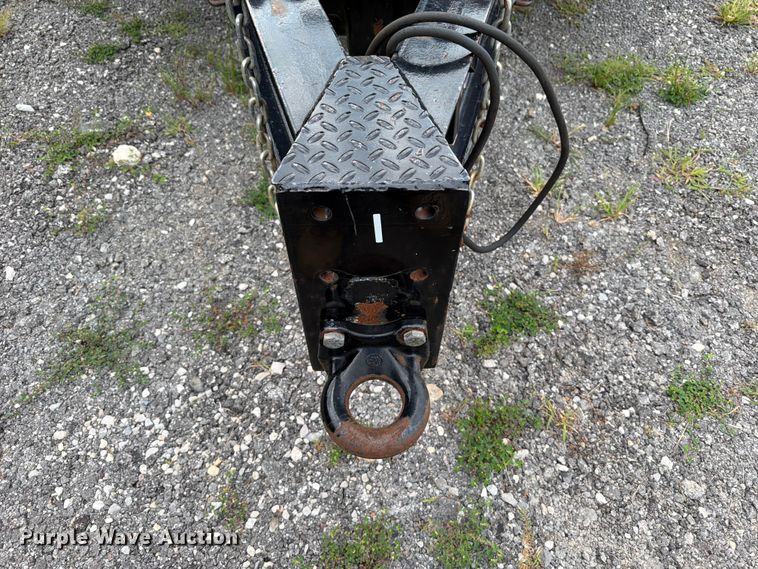 image for item FT6134 2015 Roadclipper Enterprises, Inc Diamond C FMAX210 equipment trailer