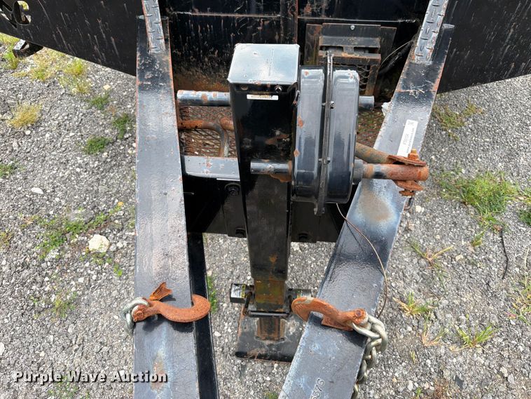 image for item FT6134 2015 Roadclipper Enterprises, Inc Diamond C FMAX210 equipment trailer