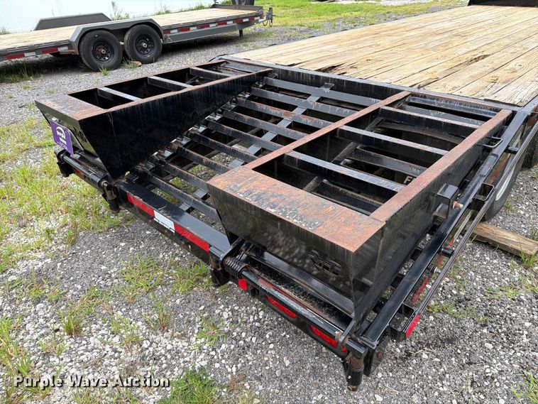image for item FT6134 2015 Roadclipper Enterprises, Inc Diamond C FMAX210 equipment trailer