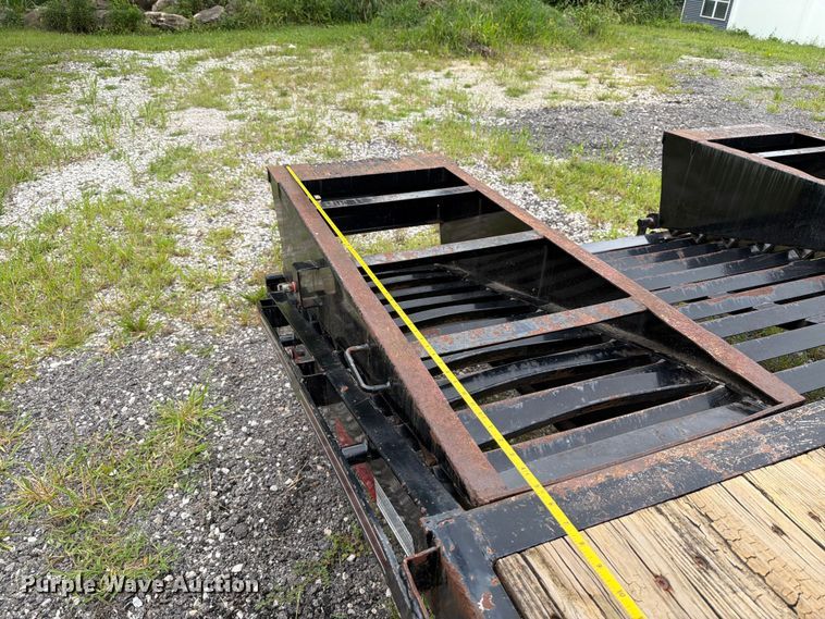 image for item FT6134 2015 Roadclipper Enterprises, Inc Diamond C FMAX210 equipment trailer