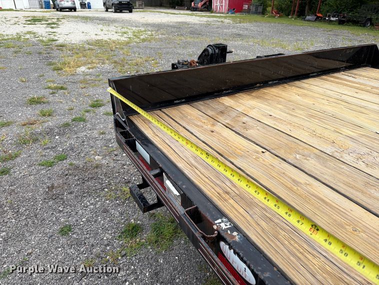 image for item FT6134 2015 Roadclipper Enterprises, Inc Diamond C FMAX210 equipment trailer