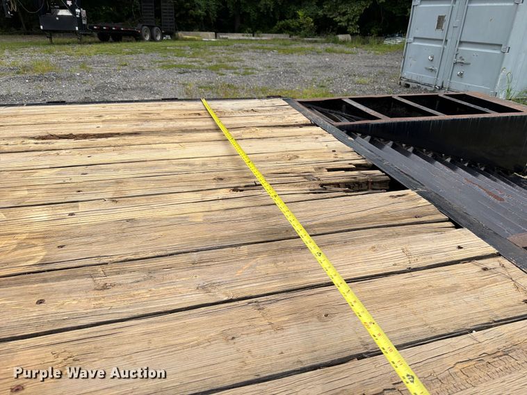 image for item FT6134 2015 Roadclipper Enterprises, Inc Diamond C FMAX210 equipment trailer