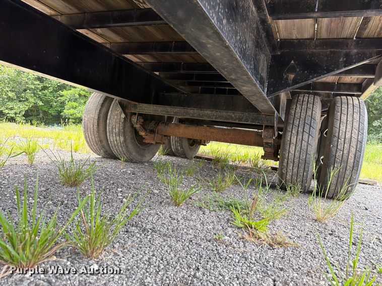 image for item FT6134 2015 Roadclipper Enterprises, Inc Diamond C FMAX210 equipment trailer