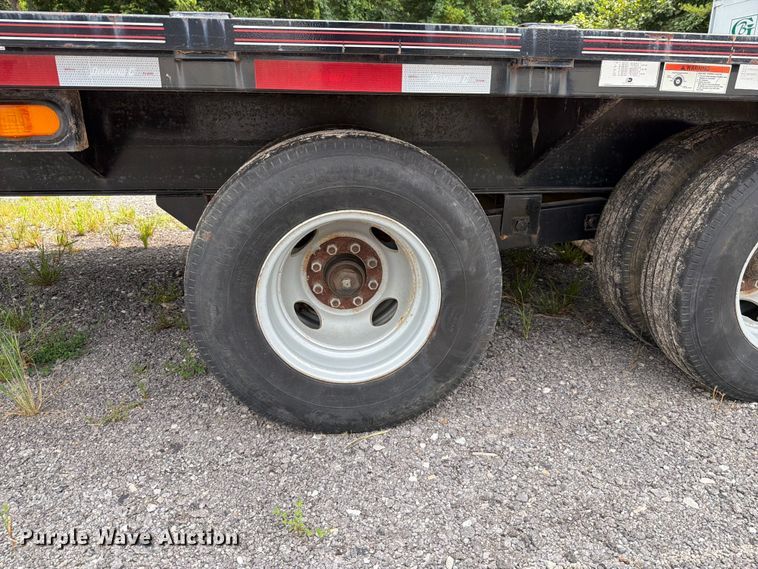 image for item FT6134 2015 Roadclipper Enterprises, Inc Diamond C FMAX210 equipment trailer