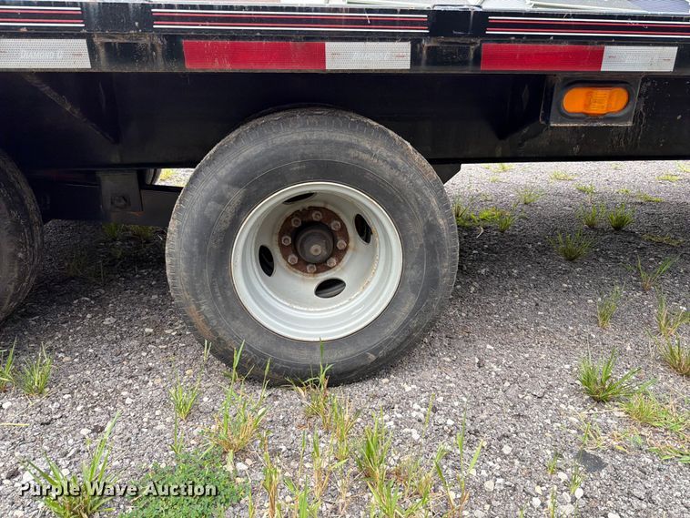 image for item FT6134 2015 Roadclipper Enterprises, Inc Diamond C FMAX210 equipment trailer