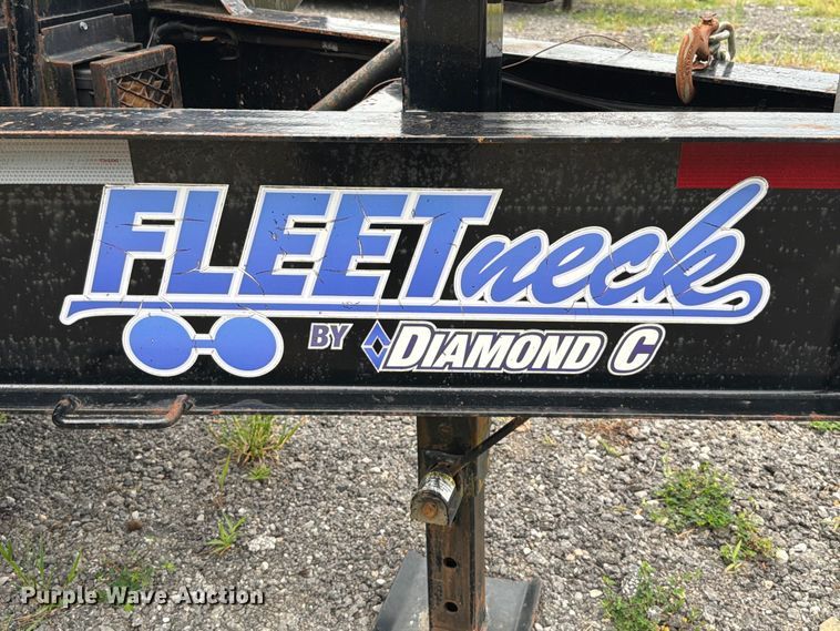 image for item FT6134 2015 Roadclipper Enterprises, Inc Diamond C FMAX210 equipment trailer
